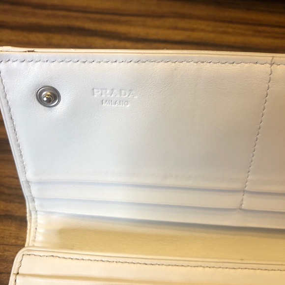 Prada wallet - Picture 3 of 9